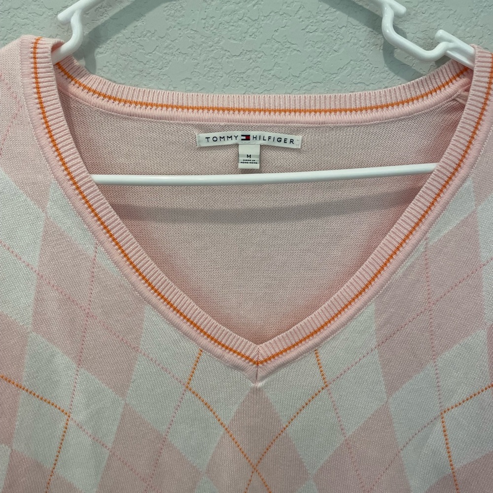 Tommy Hilfiger Argyle Pink V-Neck Sweater Women’s Size Medium - Picture 3 of 8